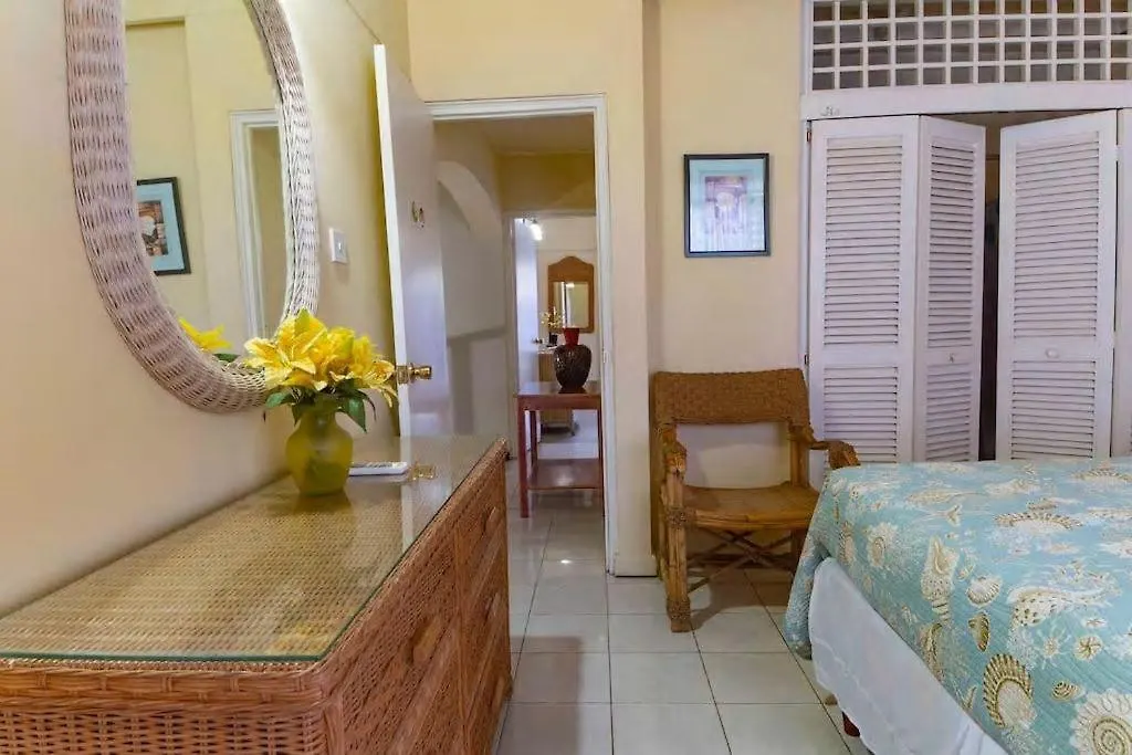 Lovely 2 Bedrooms Apartment Ocho Rios 3*,